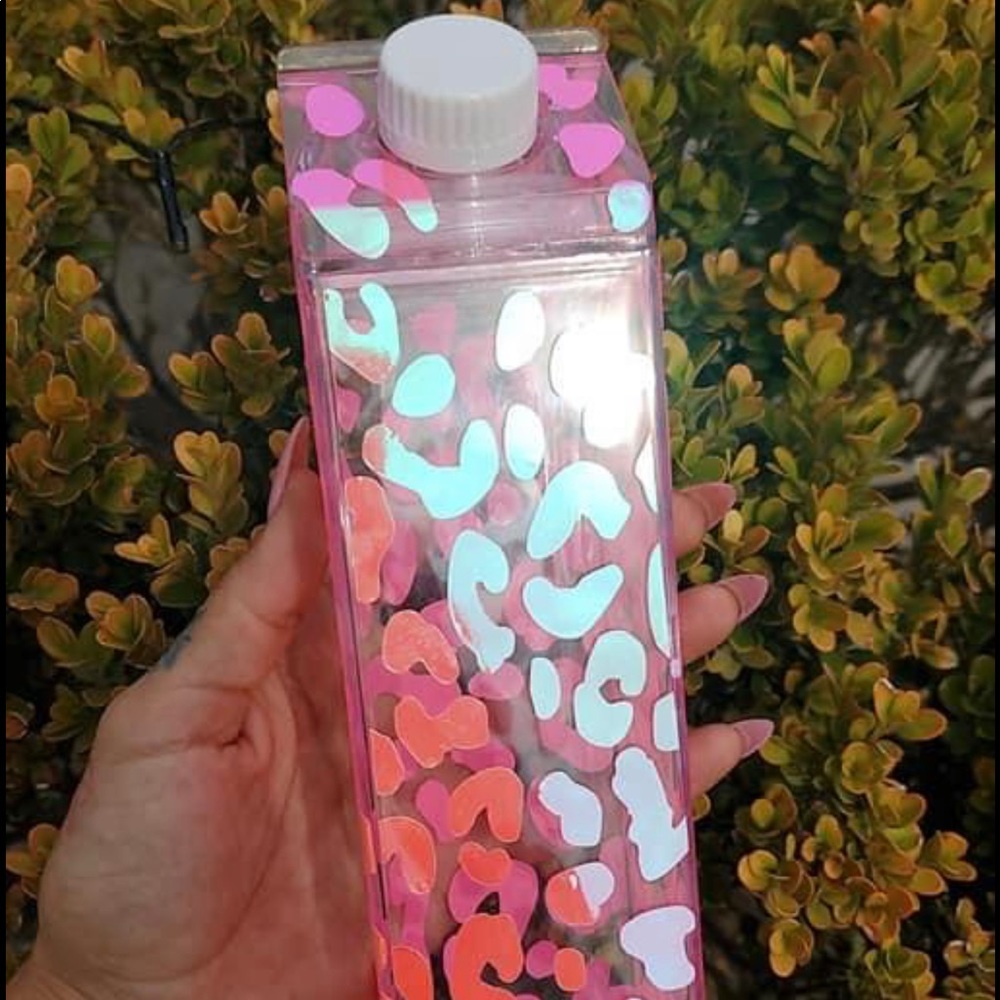 Pink leopard plastic millk carton